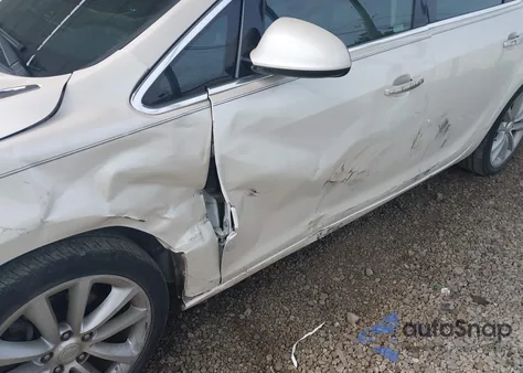 2013 Buick Verano Leather Group из США, поврежденный, VIN 1G4PS5SK1D4190065